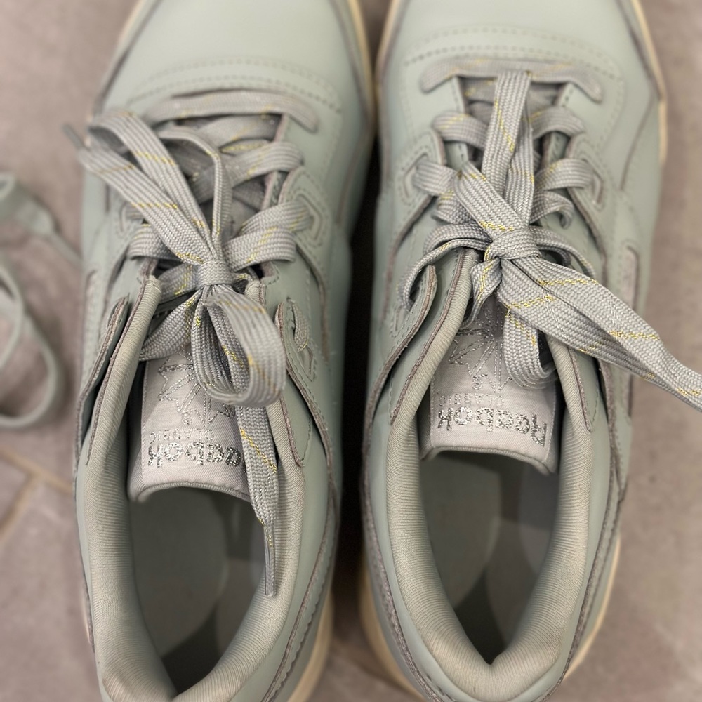 Reebok’s - Picture 4 of 4